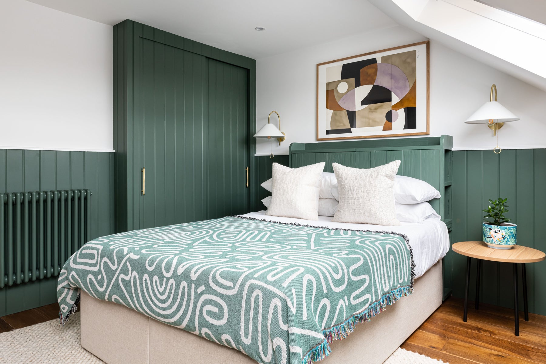 Vertical Wall Panel vs. Wallpaper: Which One Is Better? - The Panel Hub