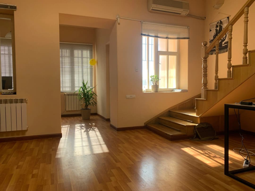 Laminate Flooring vs Hardwood