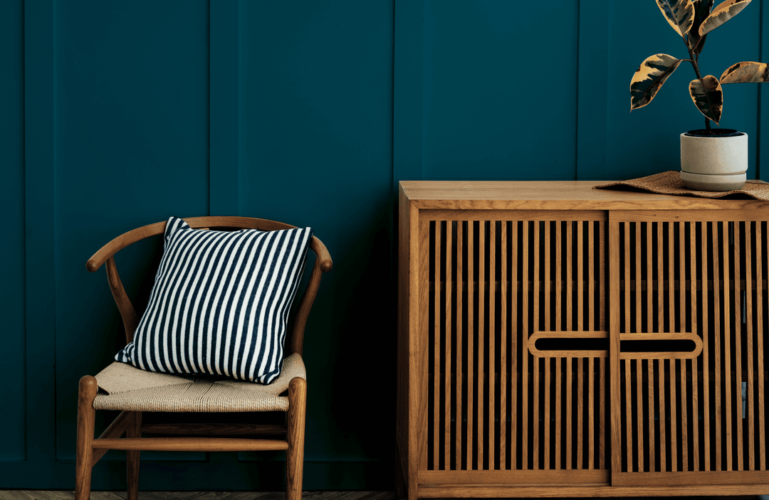 Colors That Go With Golden Oak Wood: Rich blue