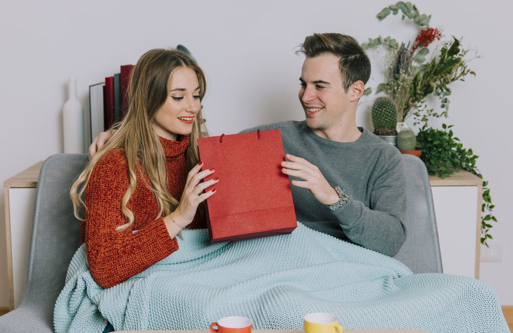 3 Unique Happy New Year Gift That Will Bring Joy and Love - The Panel Hub