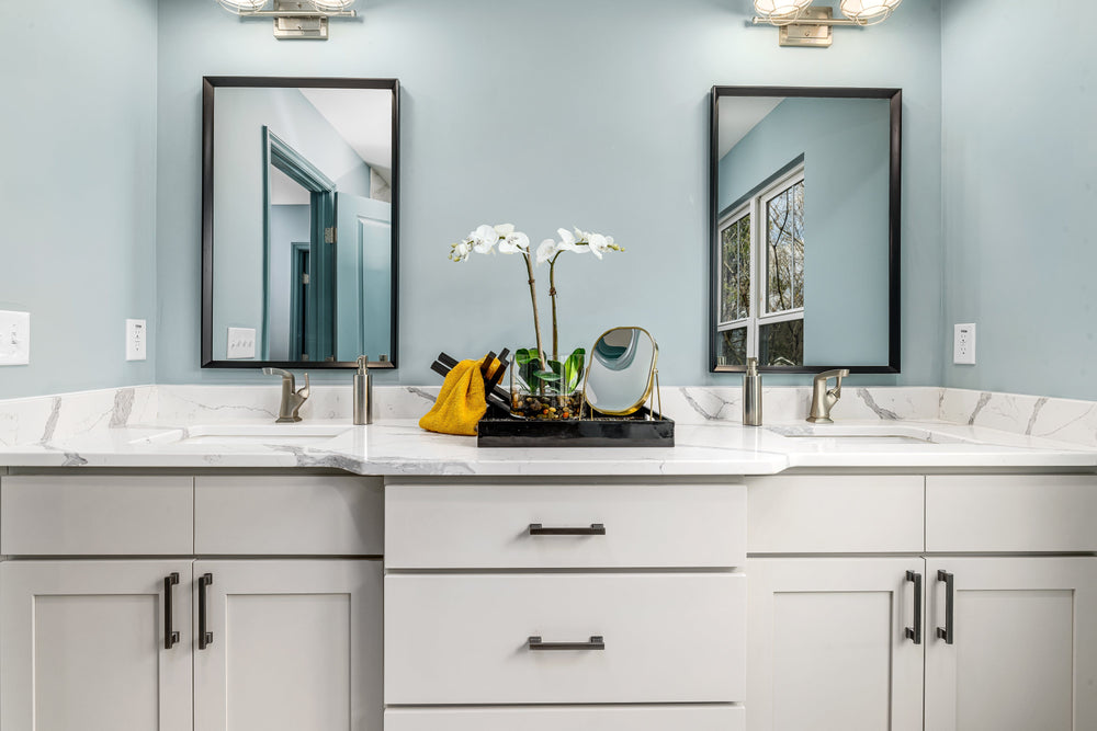 Framed Bathroom Mirrors: A Guide to Adding Style & Functionality - The Panel Hub